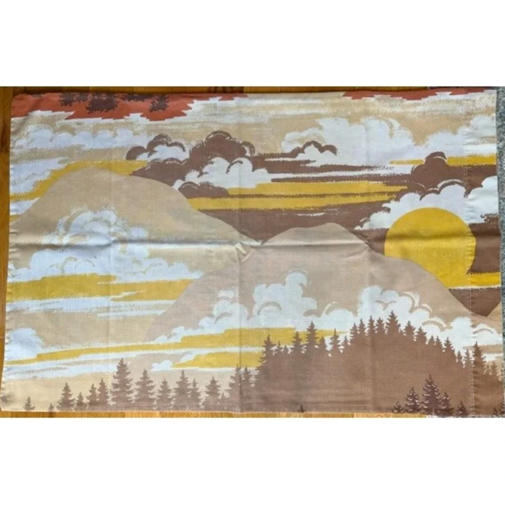 Vintage Full Size Fitted sheet plus 1 pillowcase, mountain scenery BIBB